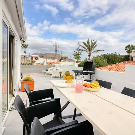 Villa Family With Terrace, Hot Tub, Ac, Pool, View And Grill In Chayofa