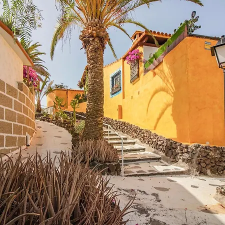 Family With Terrace, Hot Tub, Ac, Pool, View And Grill In Chayofa