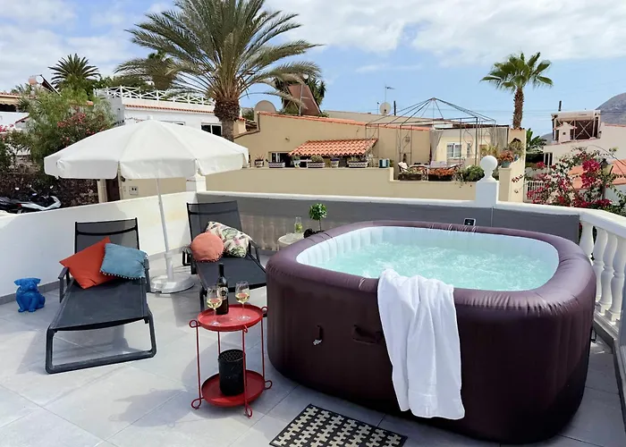 Vila Family With Terrace, Hot Tub, Pool, View And Grill In