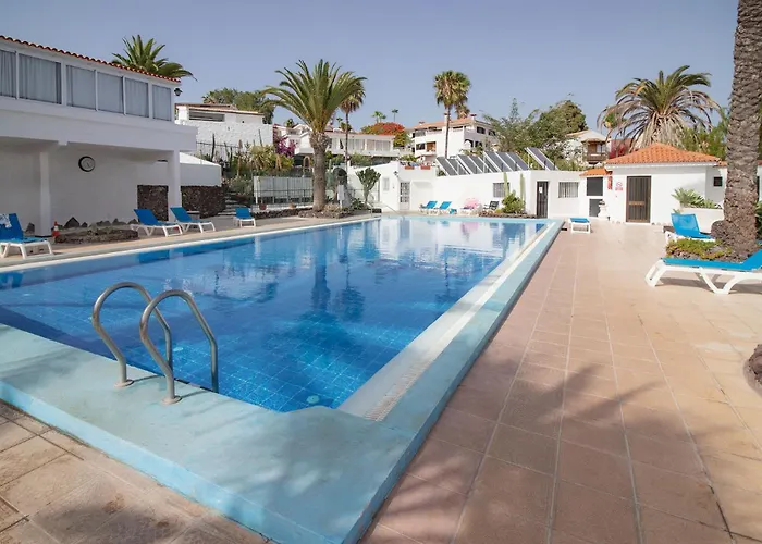 Family With Terrace, Hot Tub, Pool, View And Grill In Chayofa