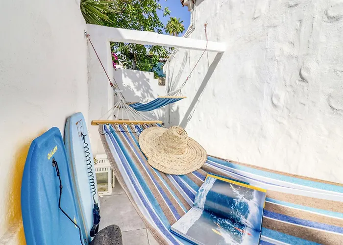 Family With Terrace, Hot Tub, Pool, View And Grill In Vila