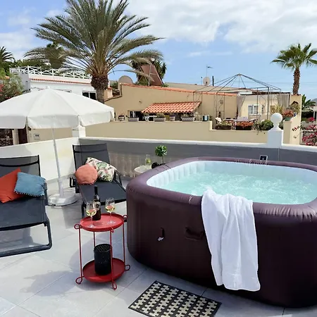 Villa Family With Terrace, Hot Tub, Ac, Pool, View And Grill In