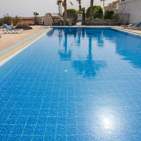 Family With Terrace, Hot Tub, Ac, Pool, View And Grill In *