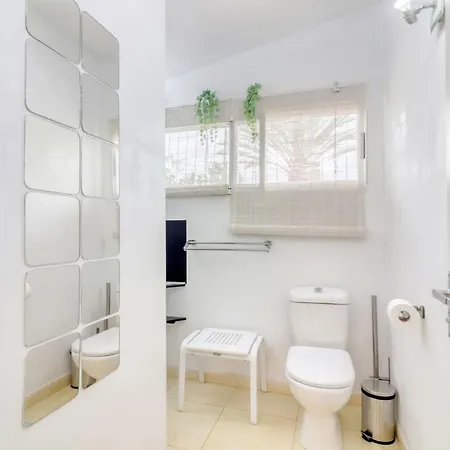 빌라 Family With Terrace, Hot Tub, Pool, View And Grill In *