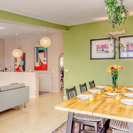 빌라 Family With Terrace, Hot Tub, Pool, View And Grill In