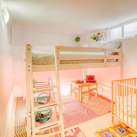 Family With Terrace, Hot Tub, Ac, Pool, View And Grill In *