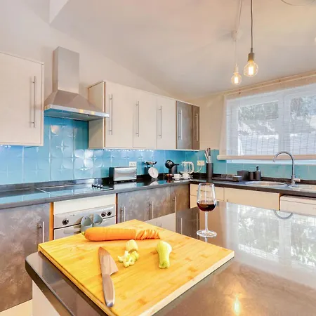 Family With Terrace, Hot Tub, Pool, View And Grill In *