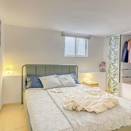 Family With Terrace, Hot Tub, Ac, Pool, View And Grill In Villa