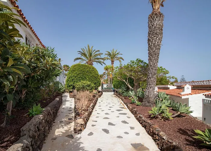 Family With Terrace, Hot Tub, Pool, View And Grill In *