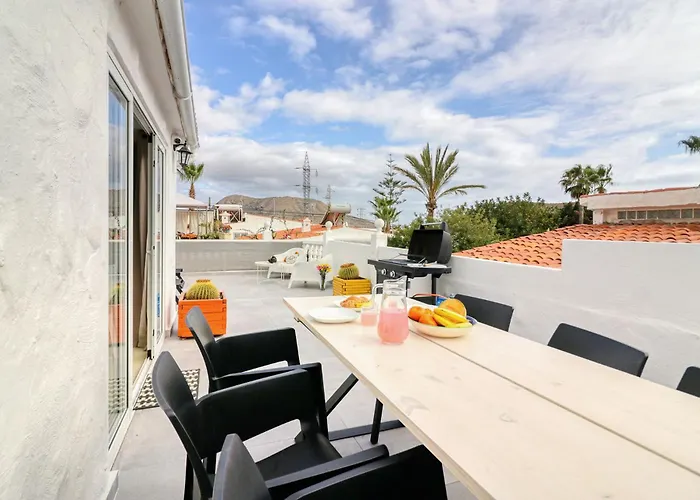 Villa Family With Terrace, Hot Tub, Pool, View And Grill In Chayofa