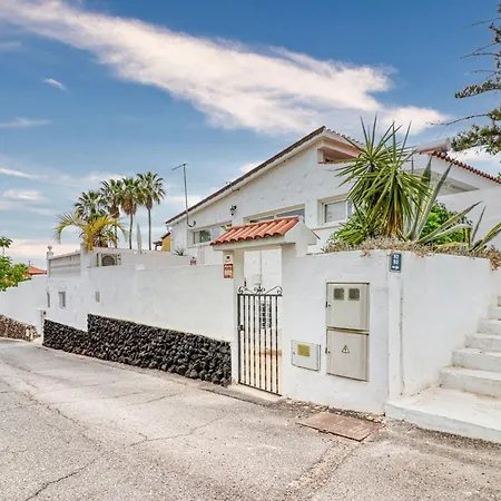 Villa Family With Terrace, Hot Tub, Ac, Pool, View And Grill In